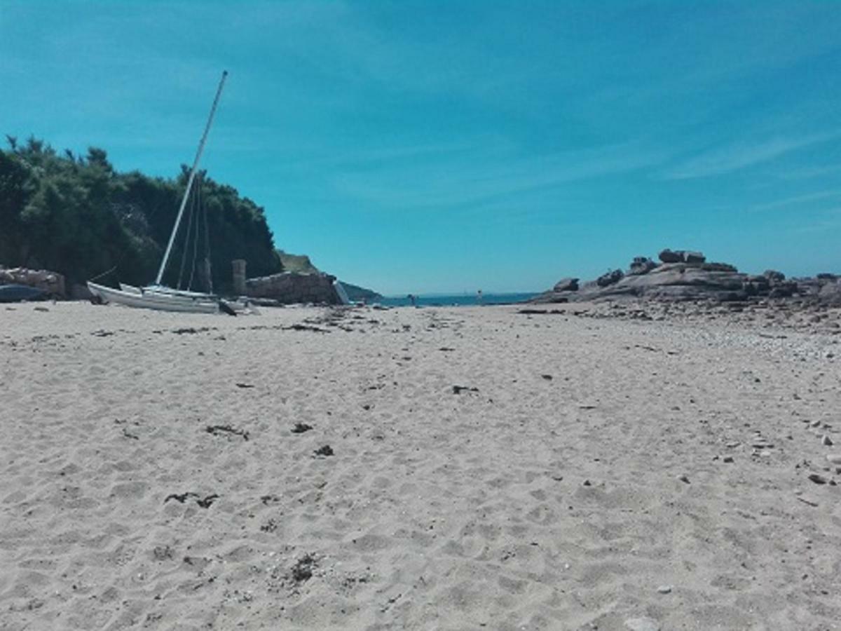 Vue Mer Cote De Granit Rose En Bretagne Trébeurden Esterno foto
