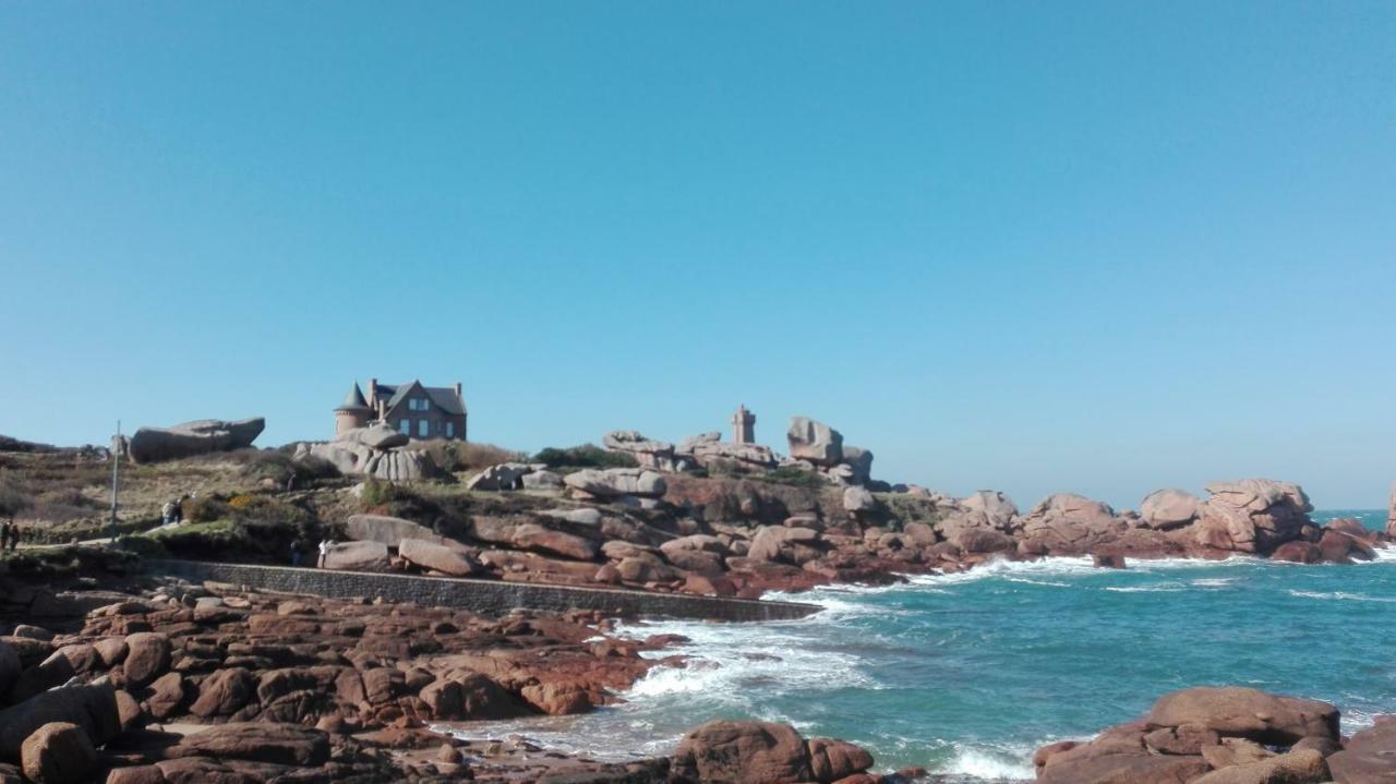 Vue Mer Cote De Granit Rose En Bretagne Trébeurden Esterno foto